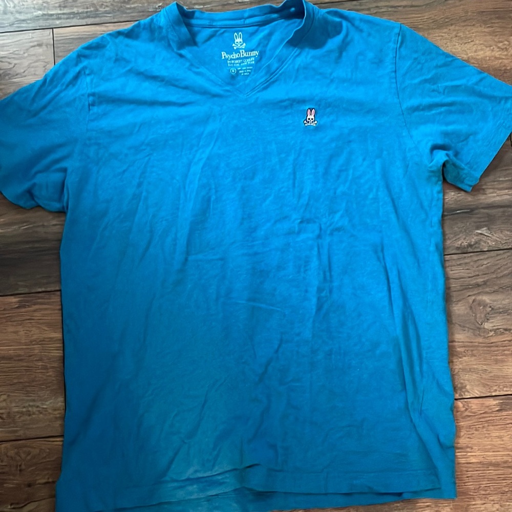 PSYCHO BUNNY V NECK.